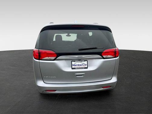 2020 Chrysler Voyager LXI