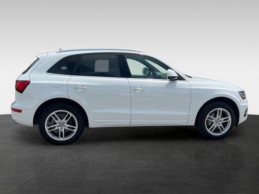 Ibis White 2015 Audi Q5 2.0T Premium Plus