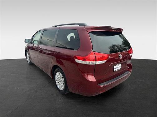 2011 Toyota Sienna XLE