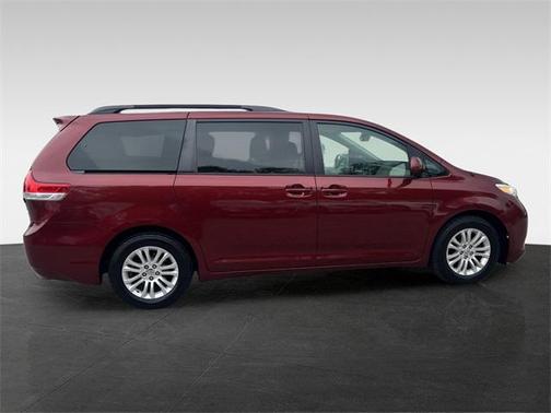 2011 Toyota Sienna XLE