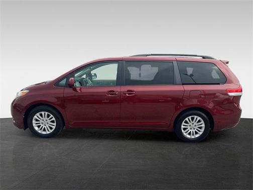 2011 Toyota Sienna XLE
