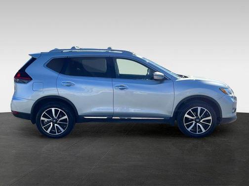 2020 Nissan Rogue SL