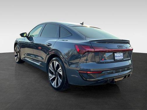 2024 Audi Q8 e-tron Prestige