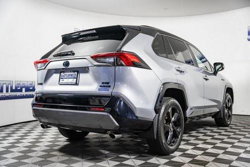 2021 Toyota RAV4 Hybrid SE