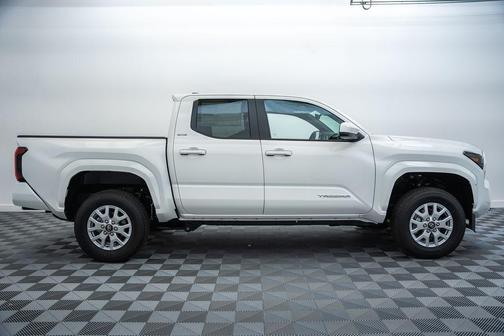 Ice Cap 2026 Toyota Tacoma SR5