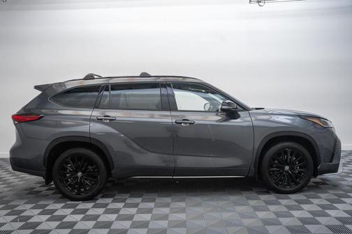 Magnetic Gray Metallic 2023 Toyota Highlander XSE