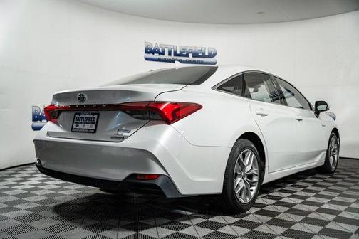 2020 Toyota Avalon Hybrid XLE Plus