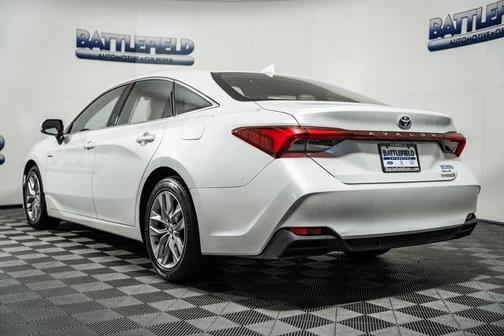 2020 Toyota Avalon Hybrid XLE Plus