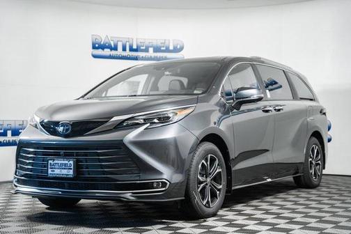 2025 Toyota Sienna Platinum