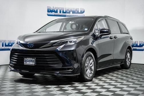 2024 Toyota Sienna LE