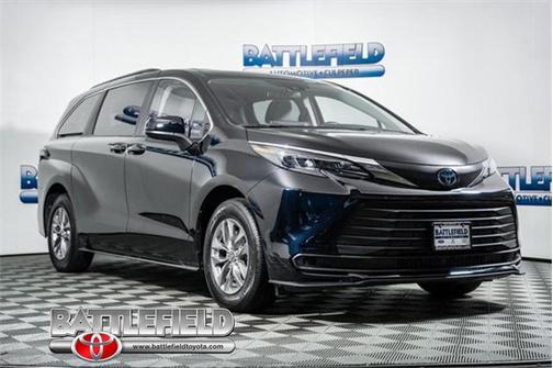 2024 Toyota Sienna LE