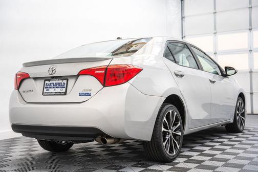 Classic Silver Metallic 2017 Toyota Corolla XSE
