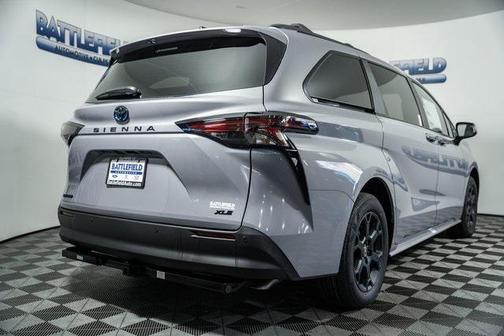 2025 Toyota Sienna 