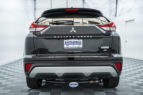 Labrador Black Pearl 2022 Mitsubishi Eclipse Cross SE