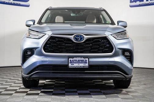 2022 Toyota Highlander Hybrid XLE