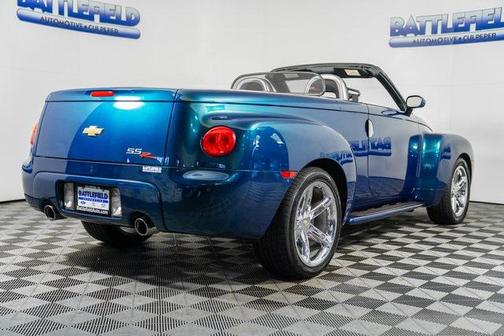 2005 Chevrolet SSR Base