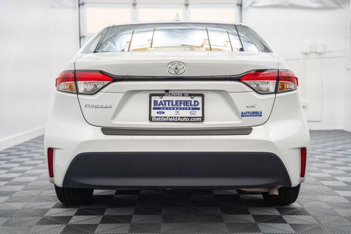 Ice Cap 2025 Toyota Corolla LE