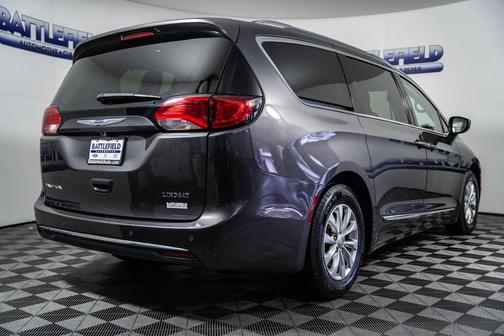 2018 Chrysler Pacifica Touring-L