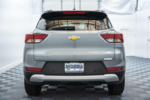 Sterling Gray Metallic 2025 Chevrolet Trailblazer LT