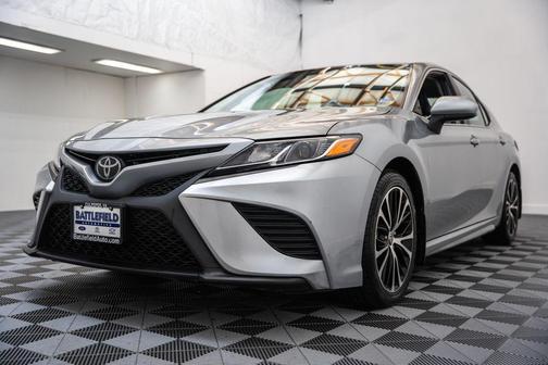 Celestial Silver Metallic 2020 Toyota Camry SE
