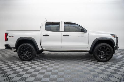 Summit White 2023 Chevrolet Colorado Trail Boss