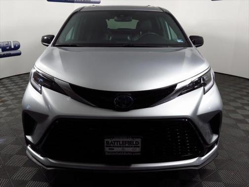 2022 Toyota Sienna XSE 7 Passenger