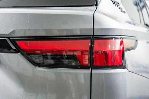 2025 Toyota Sequoia Base