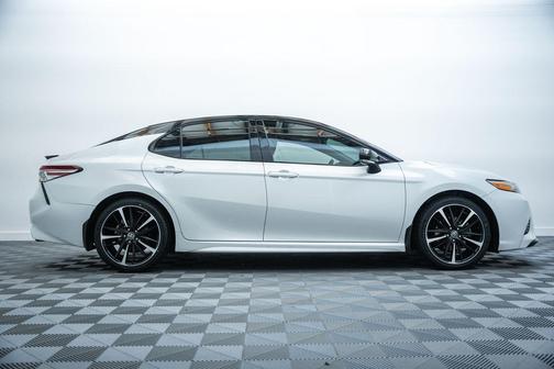 Wind Chill Pearl 2020 Toyota Camry XSE