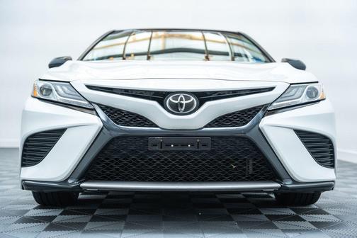 Wind Chill Pearl 2020 Toyota Camry XSE