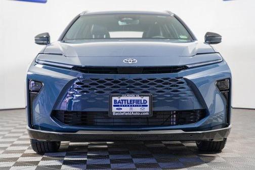 2025 Toyota Crown Signia XLE