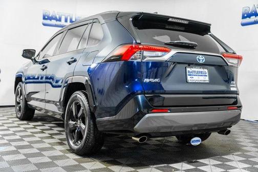 2019 Toyota RAV4 Hybrid SE