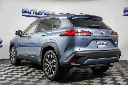 2025 Toyota Corolla Cross XLE