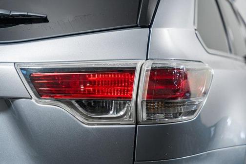 2016 Toyota Highlander Limited Platinum