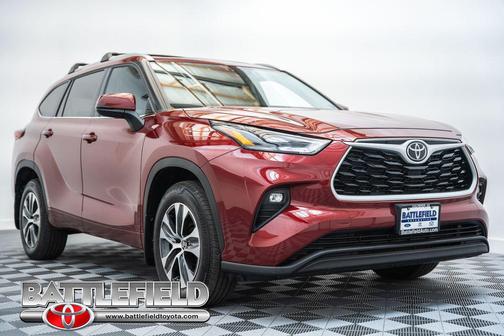 Ruby Flare Pearl 2022 Toyota Highlander XLE