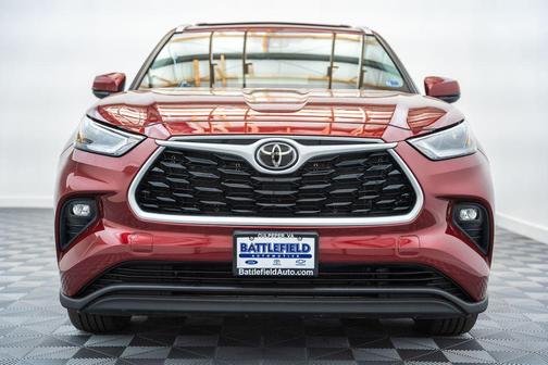 Ruby Flare Pearl 2022 Toyota Highlander XLE
