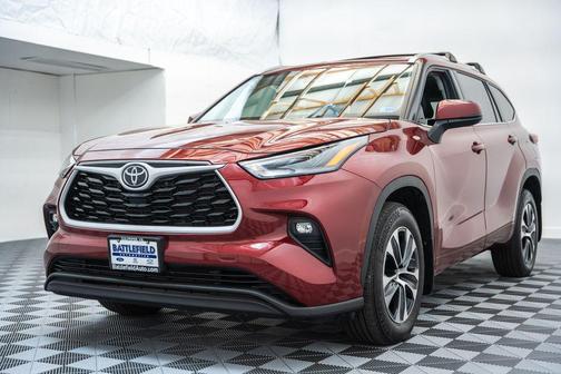Ruby Flare Pearl 2022 Toyota Highlander XLE