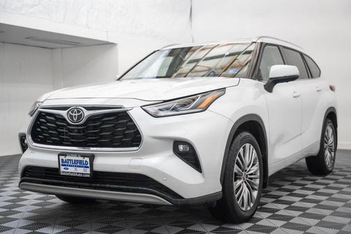 Wind Chill Pearl 2024 Toyota Highlander Platinum