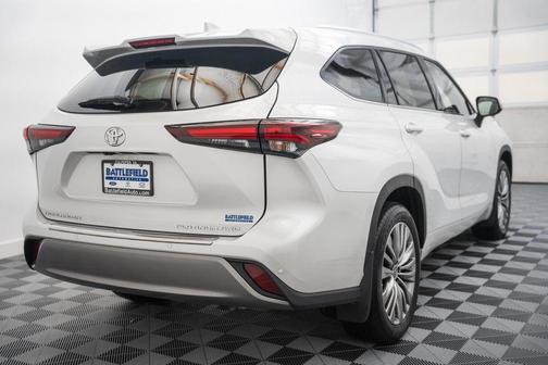 Wind Chill Pearl 2024 Toyota Highlander Platinum