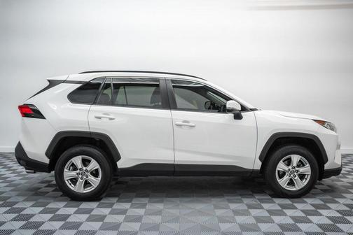 Super White 2020 Toyota RAV4 XLE