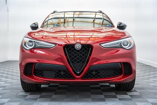 Alfa Rosso 2023 Alfa Romeo Stelvio Quadrifoglio