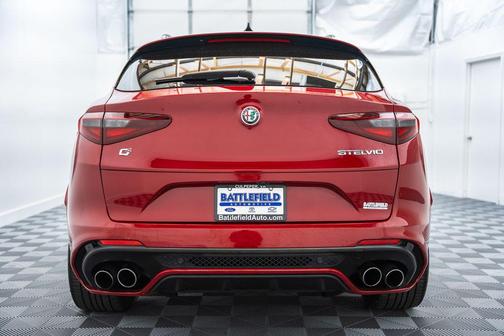Alfa Rosso 2023 Alfa Romeo Stelvio Quadrifoglio