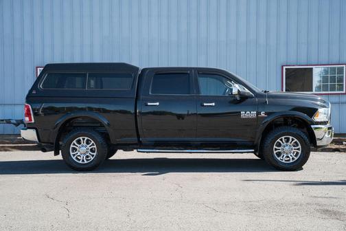 Brilliant Black Crystal Pearlcoat 2015 RAM 2500 Laramie