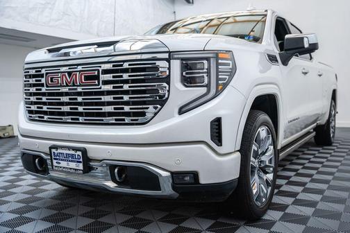 White Frost Tricoat 2022 GMC Sierra 1500 Denali