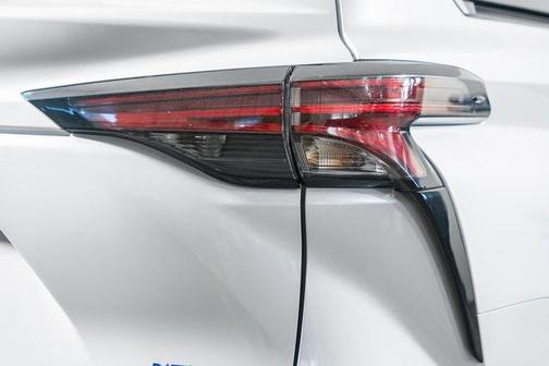 2024 Toyota Sienna Platinum 7 Passenger