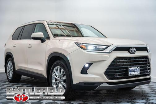 Coastal Cream 2024 Toyota Grand Highlander Platinum