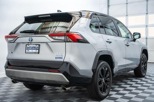 Silver Sky Metallic 2024 Toyota RAV4 Hybrid SE