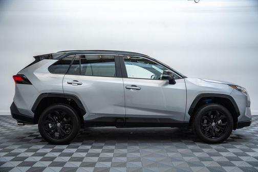 Silver Sky Metallic 2024 Toyota RAV4 Hybrid SE