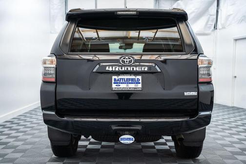 Midnight Black Metallic 2022 Toyota 4Runner SR5