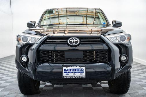 Midnight Black Metallic 2022 Toyota 4Runner SR5