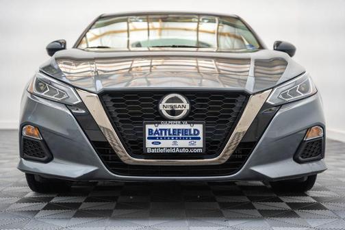 Gun Metallic 2022 Nissan Altima SR FWD